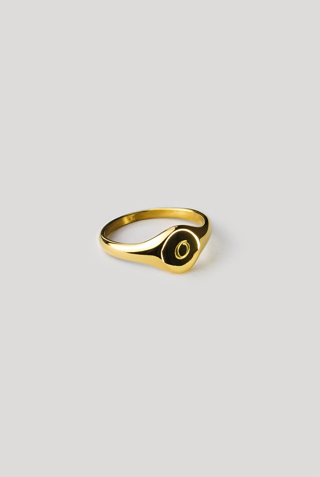 O Gold Signet Ring
